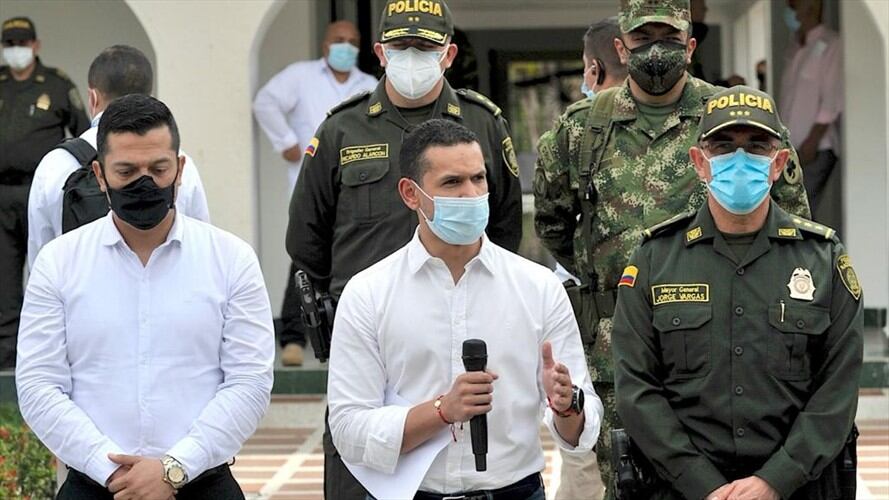 El ministro del Interior, Daniel Palacios Martínez, presidió un consejo de seguridad en Buga. Foto: Ministerio del Interior