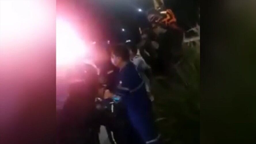 Según el vídeo que se hizo viral en redes sociales, las empresas protagonistas de este altercado eran "Simec y Servisalud". . Foto: Pantallazo video