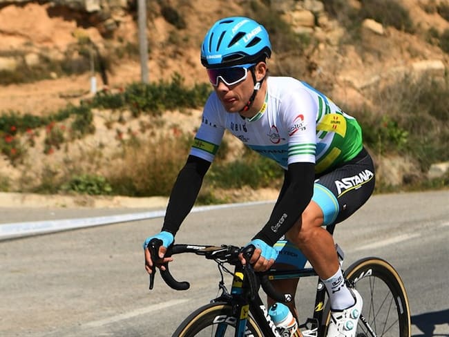 El colombiano Miguel Ángel López se coronó campeón de la Vuelta a Cataluña en un dramático final con Adam Yates. Foto: Getty Images