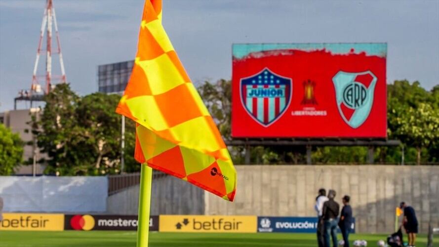 Con reguetón pretendían distraer al River Plate de tensa situación en Barranquilla. Foto: Colprensa