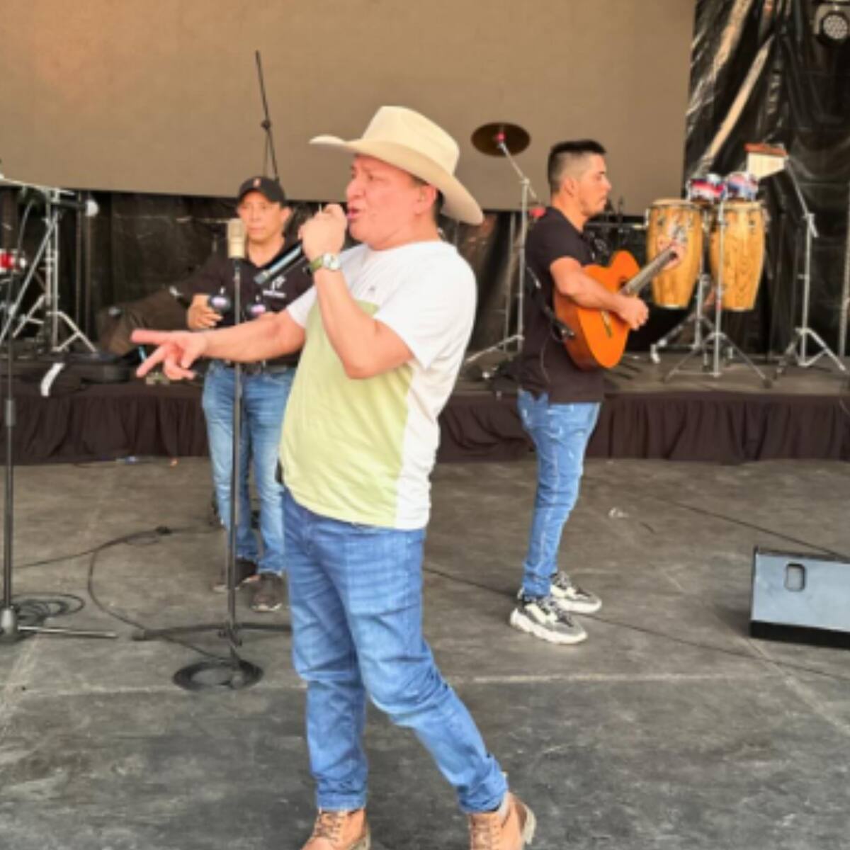 El artista ‘Yaguazo’ fue condecorado en el Congreso por llevar al mundo la música llanera