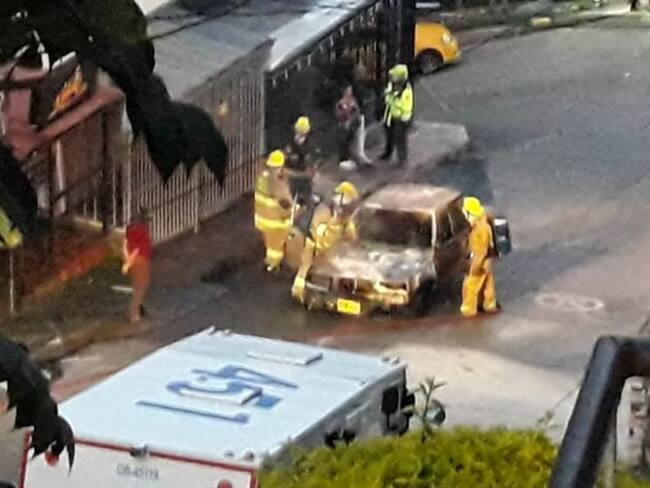 Lugar del incendio vehicular en Manizales. Foto: Suministrada.