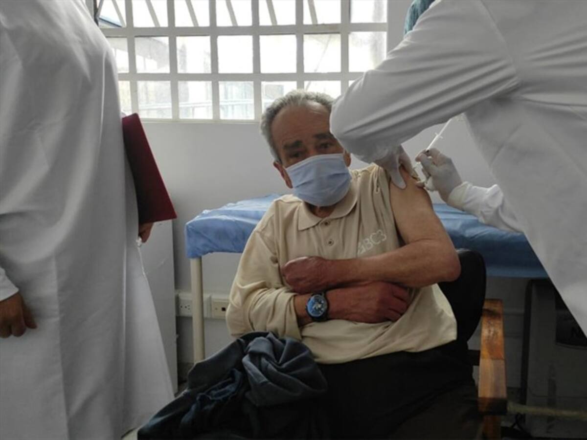 Se inicia la vacunación contra el COVID-19 en establecimientos de reclusión del país