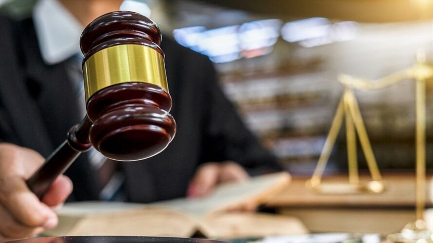 El sentenciado fue declarado responsable de los delitos de homicidio agravado y hurto calificado, y deberá permanecer en la cárcel La Modelo de Bogotá. Foto: Getty Images / NARUECHA JENTHAISON