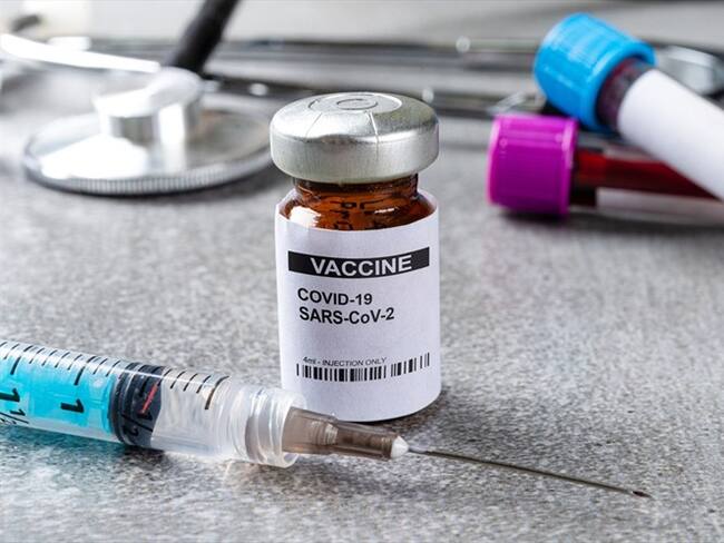 La Contraloría General informó que se encuentra verificando qué sucedió en el caso de la no aplicación de cuatro vacunas contra el COVID-19. Foto: Getty Images / JULIO RICCO