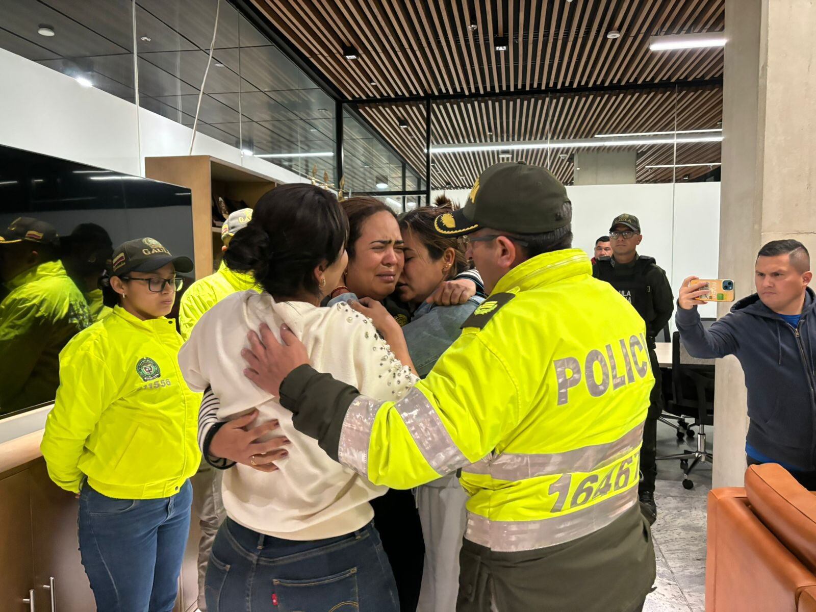 Rescate de Lenis Martínez, mujer secuestrada por su expareja en Bogotá. (Policía Metropolitana de Bogotá)
