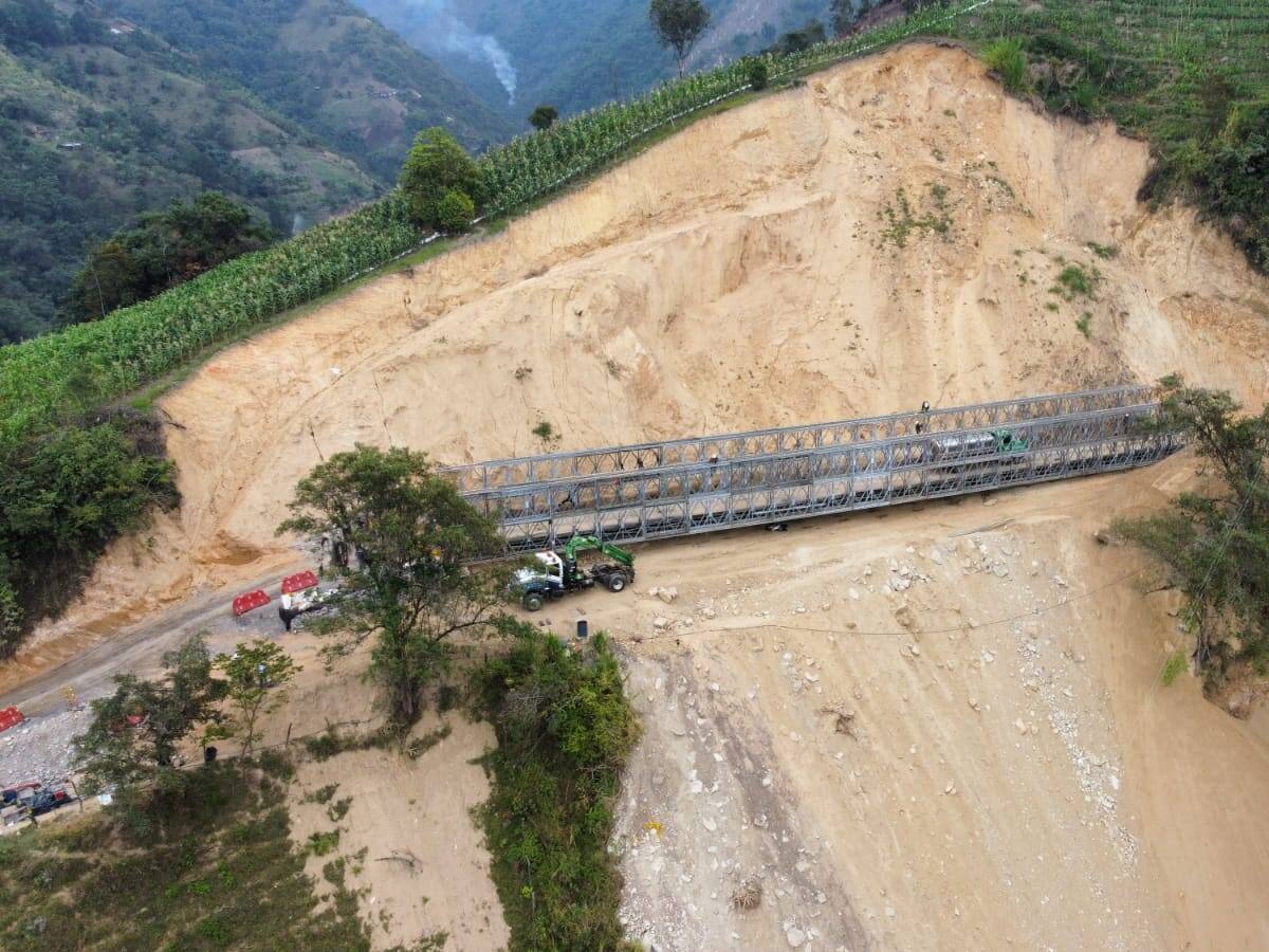 Invías logró abrir paso nuevamente en la vía Curos – Málaga en Santander