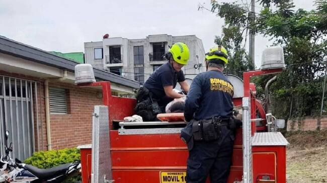 Mujer resultó lesionada en un accidente minero en Caldas. Crédito: Bomberos Marmato, Caldas.