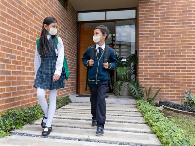La alcaldesa de Bogotá, Claudia López y la secretaria de Educación, Edna Bonilla, anunciaron el regreso a clases presenciales en los jardines y colegios privados. Foto: Getty Images / HISPANOLISTIC