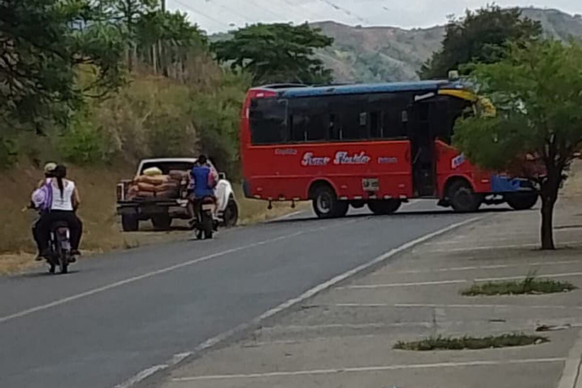 Ya cerca a la zona actores armados habían realizado un retén que culminó en combates con el Ejército. Crédito: Red de Apoyo Cauca. 