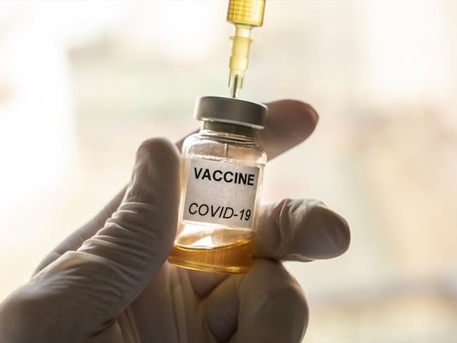 Esta vacuna, realizada por la empresa estadounidense Moderna, ha evidenciado ser &quot;segura&quot; en una primera prueba con humanos.. Foto: Getty Images
