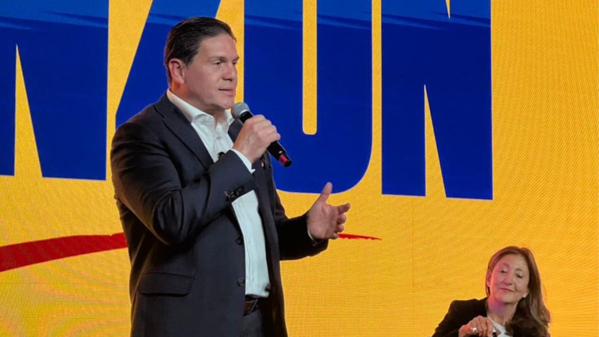 Juan Carlos Pinzón recibió aval de Verde Oxígeno de Ingrid Betancourt para presidenciales