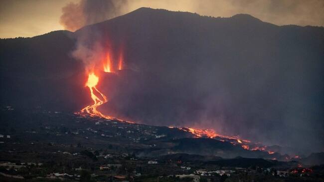 Vista de la erupción del volcán Cumbre Vieja en La Palma, España. Foto: Getty Images/Europa Press News