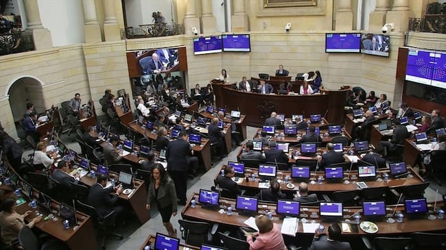 Oposición anuncia demanda de inconstitucionalidad por ley TICS. Foto: Colprensa