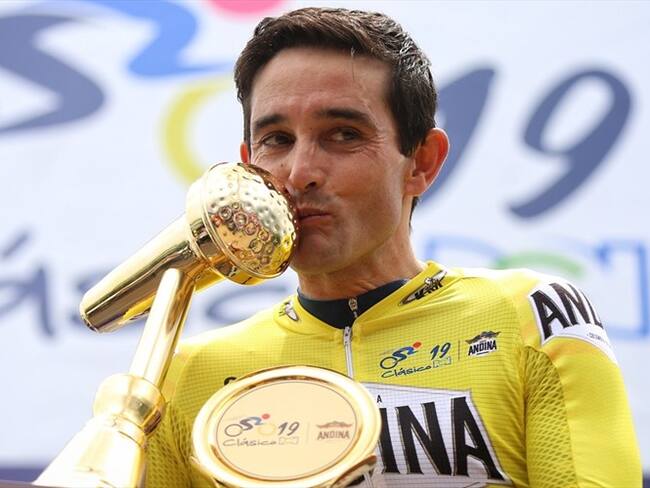 Tiene una madurez admirable para enfrentar retos: Óscar Sevilla sobre Egan Bernal