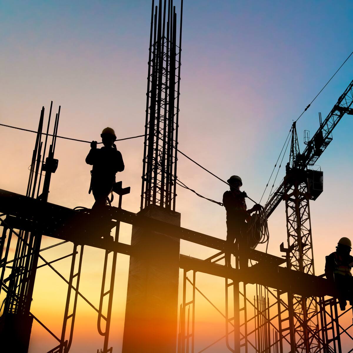 Grupo de constructores se encadena al Ministerio de Educación