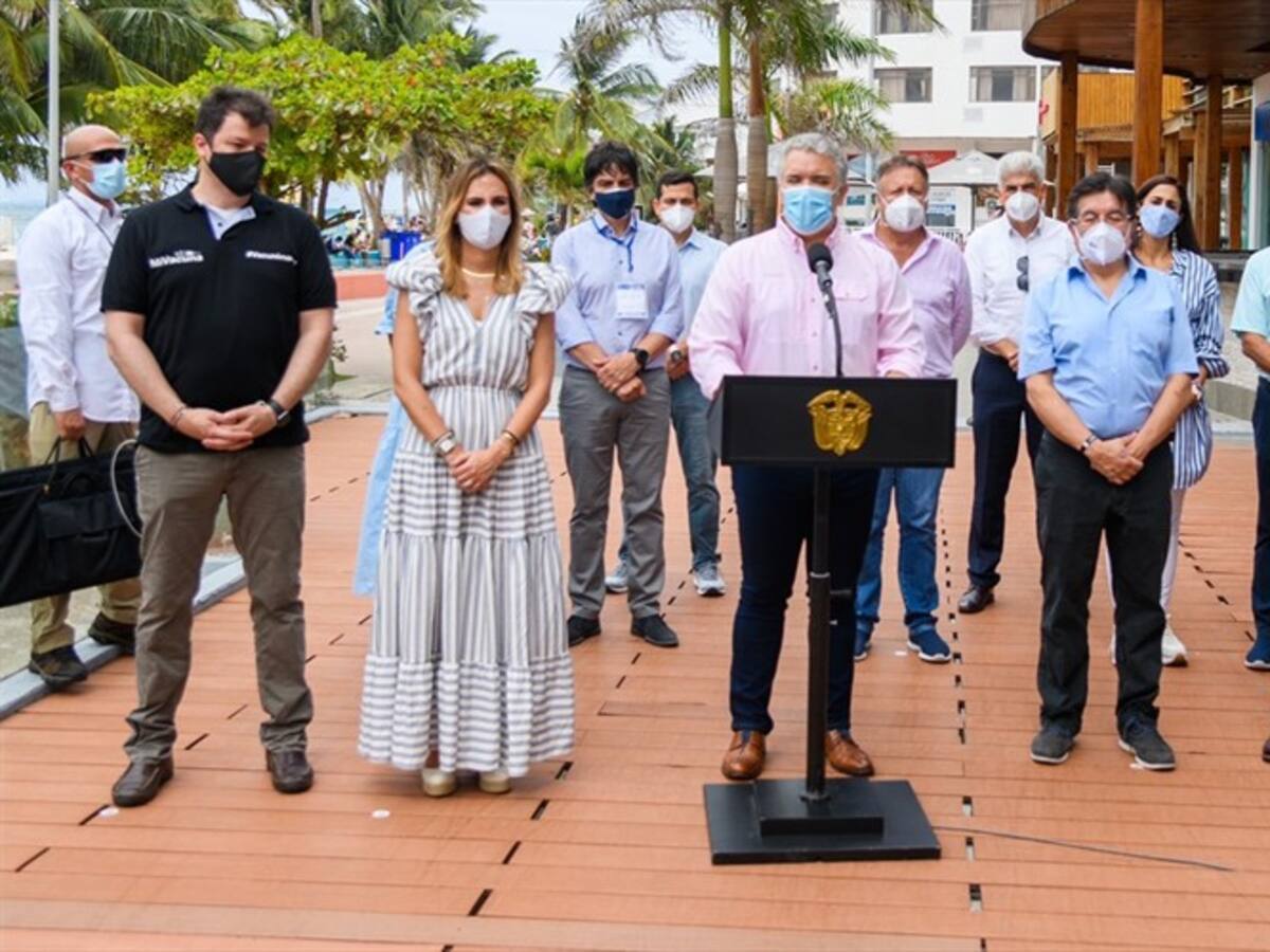 Duque fija la meta de construir más de 80 viviendas mensuales en Providencia