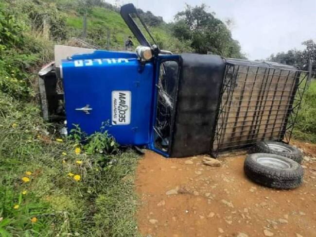 Accidente en vías de Caldas, dejó varios lesionados. Crédito: Suministrada.