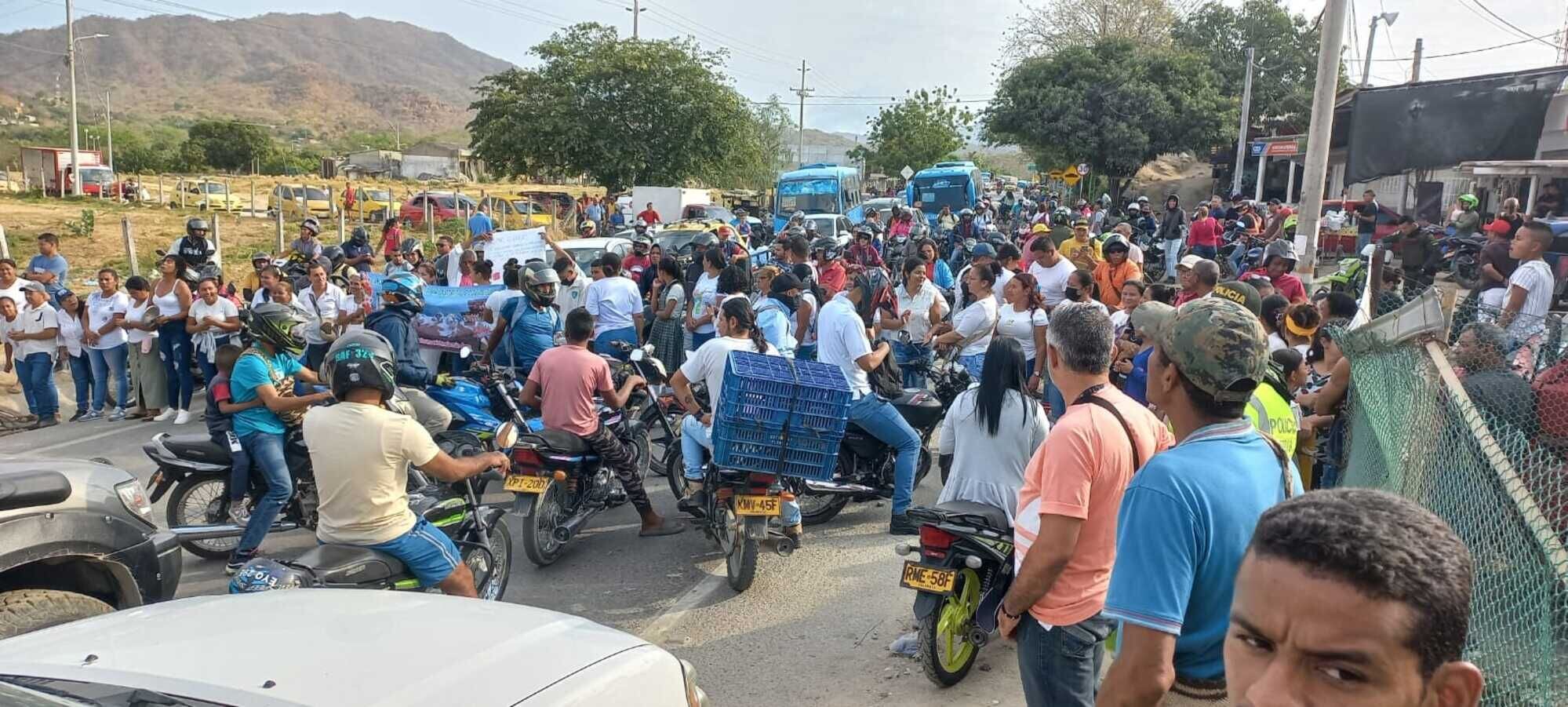 Protestas de los padres de familia/ Cortesia