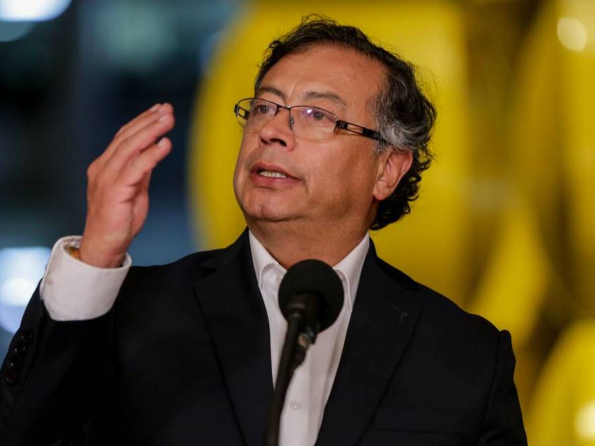 Vuelve y juega: presidente Petro cancela agenda en Cartagena