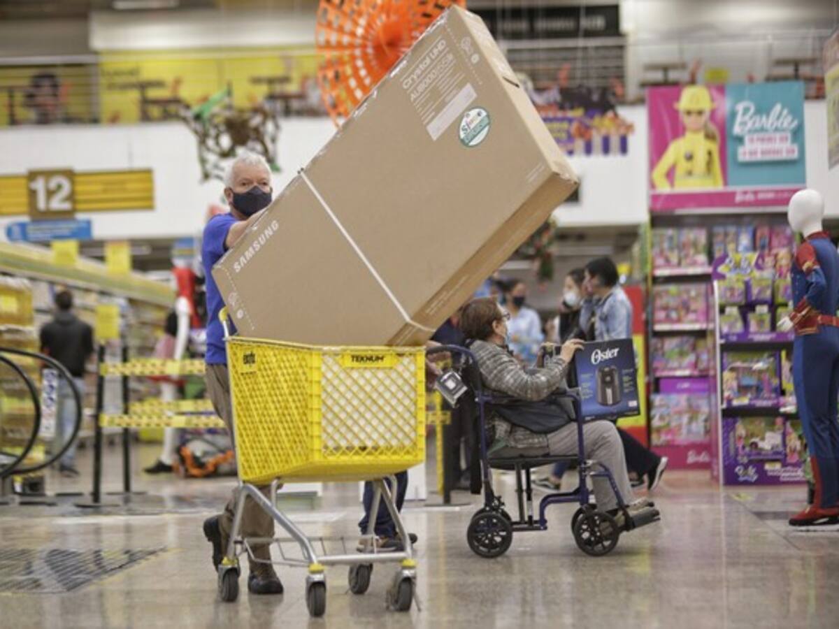 Polémica en Colombia por la decisión de fijar días sin IVA antes de las elecciones