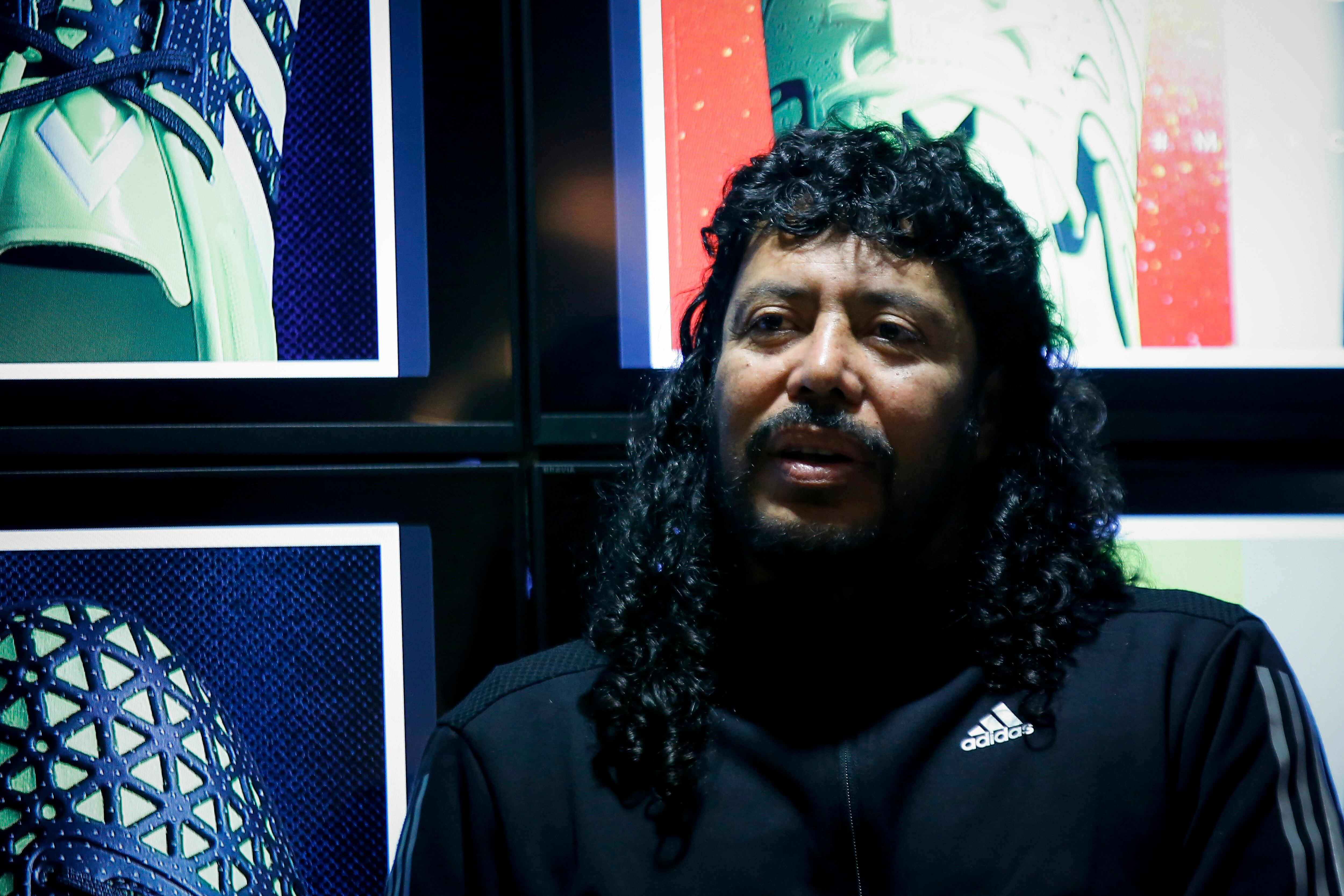 Junio 24 de 2015. Santiago, Chile. El ex arquero de la Selección Colombia de fútbol, José René Higuita (Foto), habló sobre la Copa América Chile 2015 y recordó hechos anecdóticos de su carrera, junto con el paraguayo Roberto Cabañas. (Colprensa - Mauricio Alvarado)