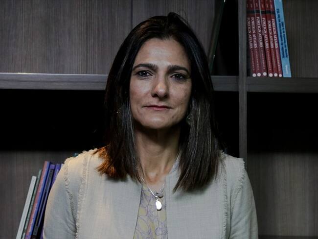 La ministra se refirió al anuncio que realizó el día de ayer, en donde informó que la vía al Llano estará habilitada para vehículos particulares los fines de semana. . Foto: Colprensa