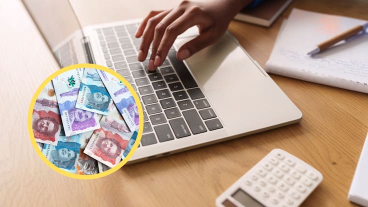 Persona usando un computador y una calculadora para hacer cuentas. En el círculo, billetes colombianos de diferente denominación (Fotos vía GettyImages)