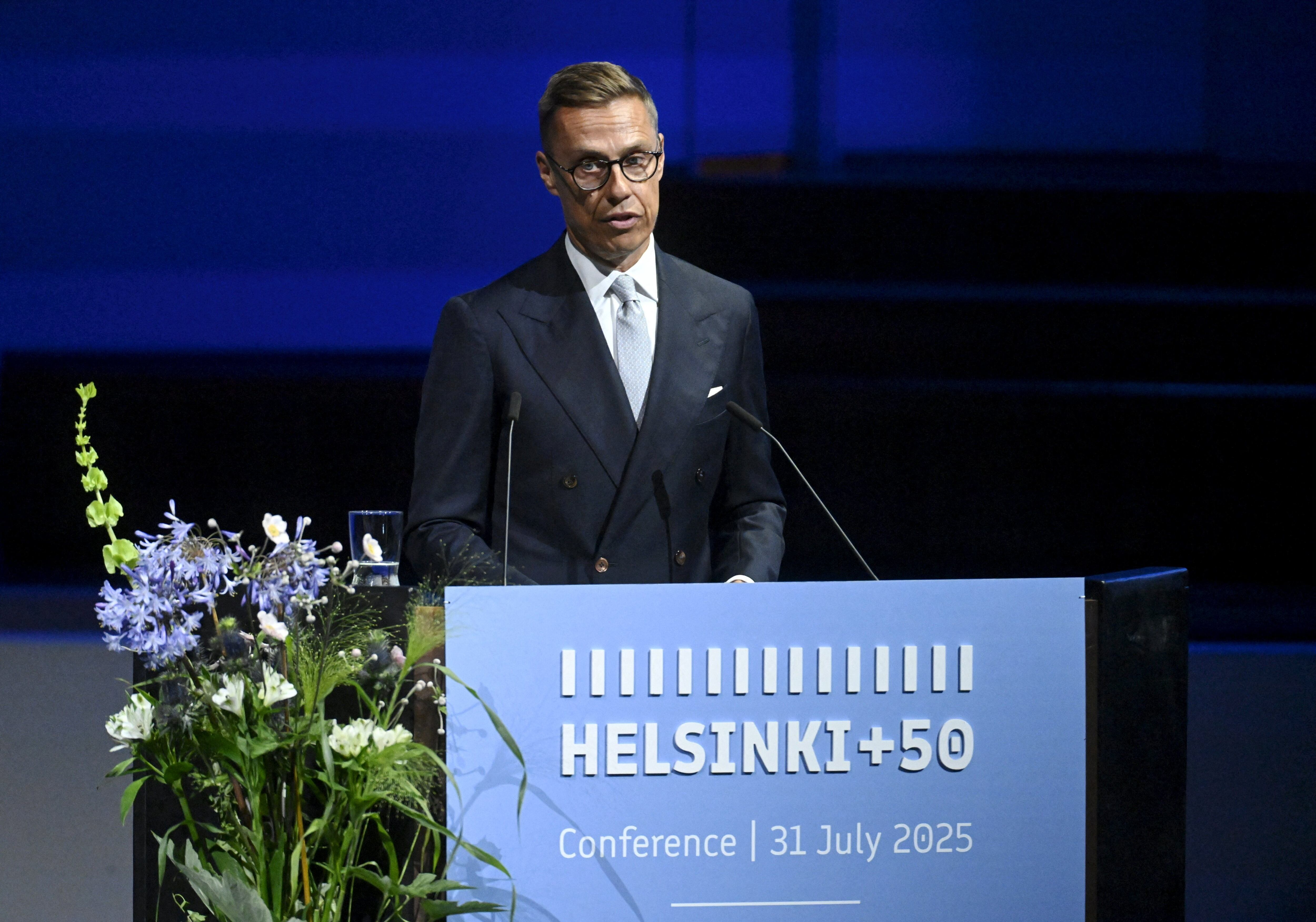 El presidente de Finlandia, Alexander Stubb, pronuncia un discurso en Helsinki, el 31 de julio de 2025. (Foto de MIKKO STIG/Lehtikuva/AFP vía Getty Images)