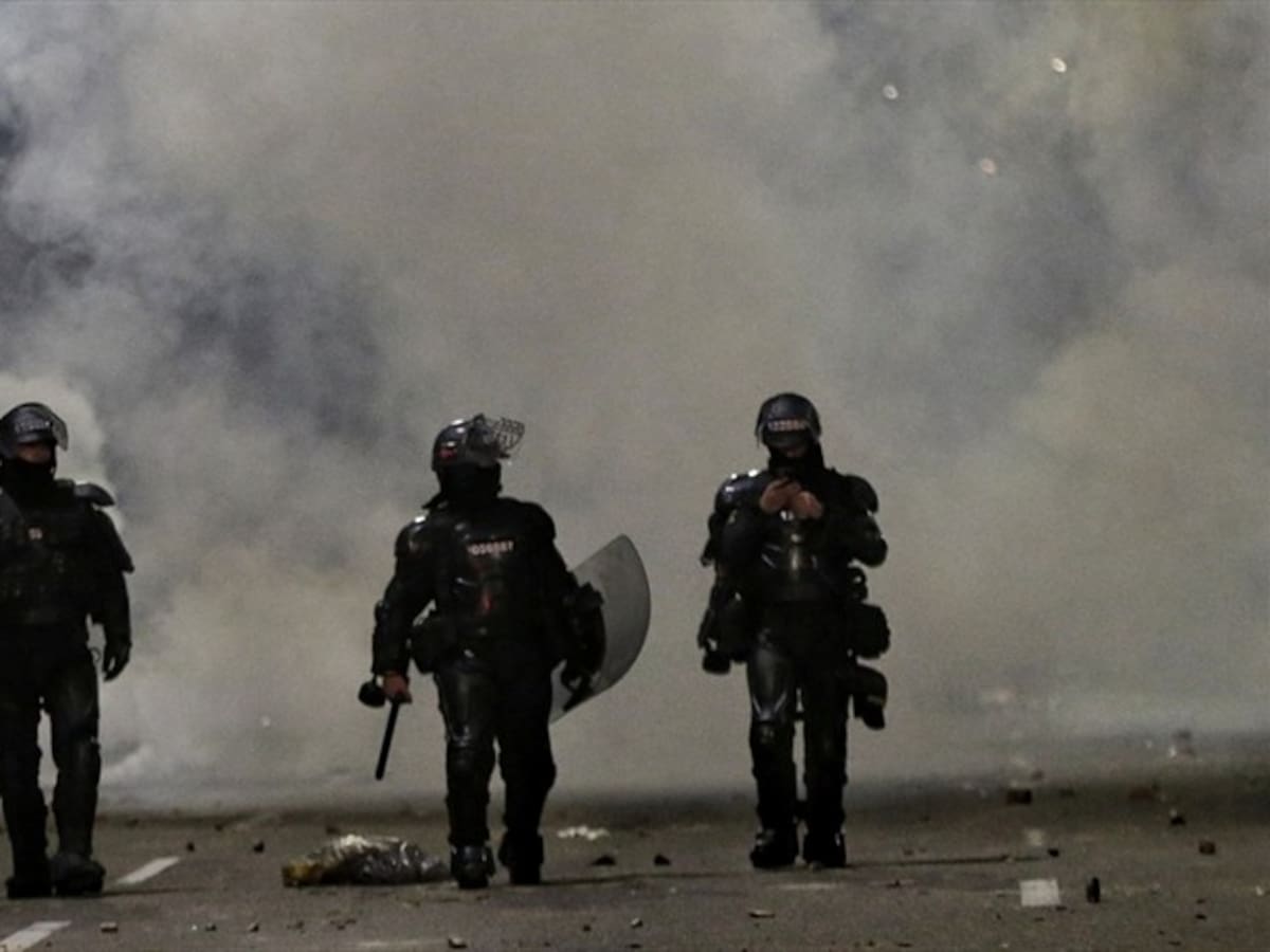 “Policía responde a protestas en Colombia con balas”: New York Times