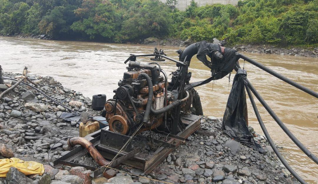 Incautación de equipos usados para minería ilegal