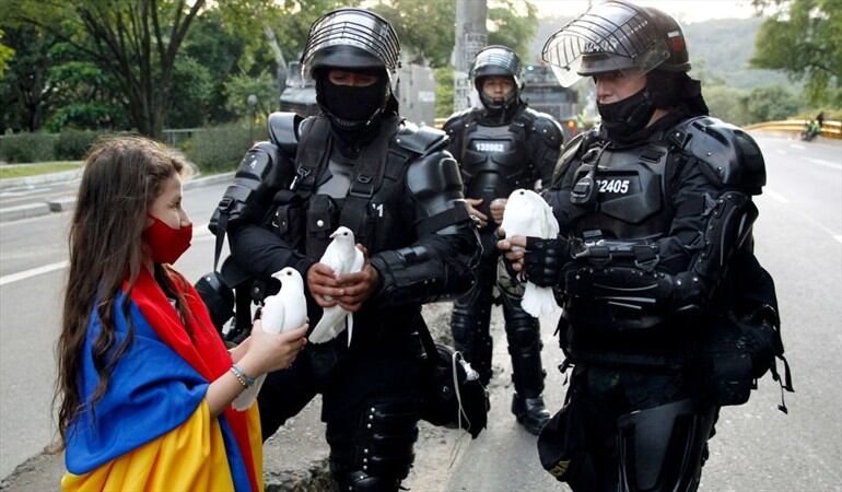 ¿Qué sugiere para salir del momento crítico que vive el país? #ParaQueTodoMejore. Foto: Getty Images