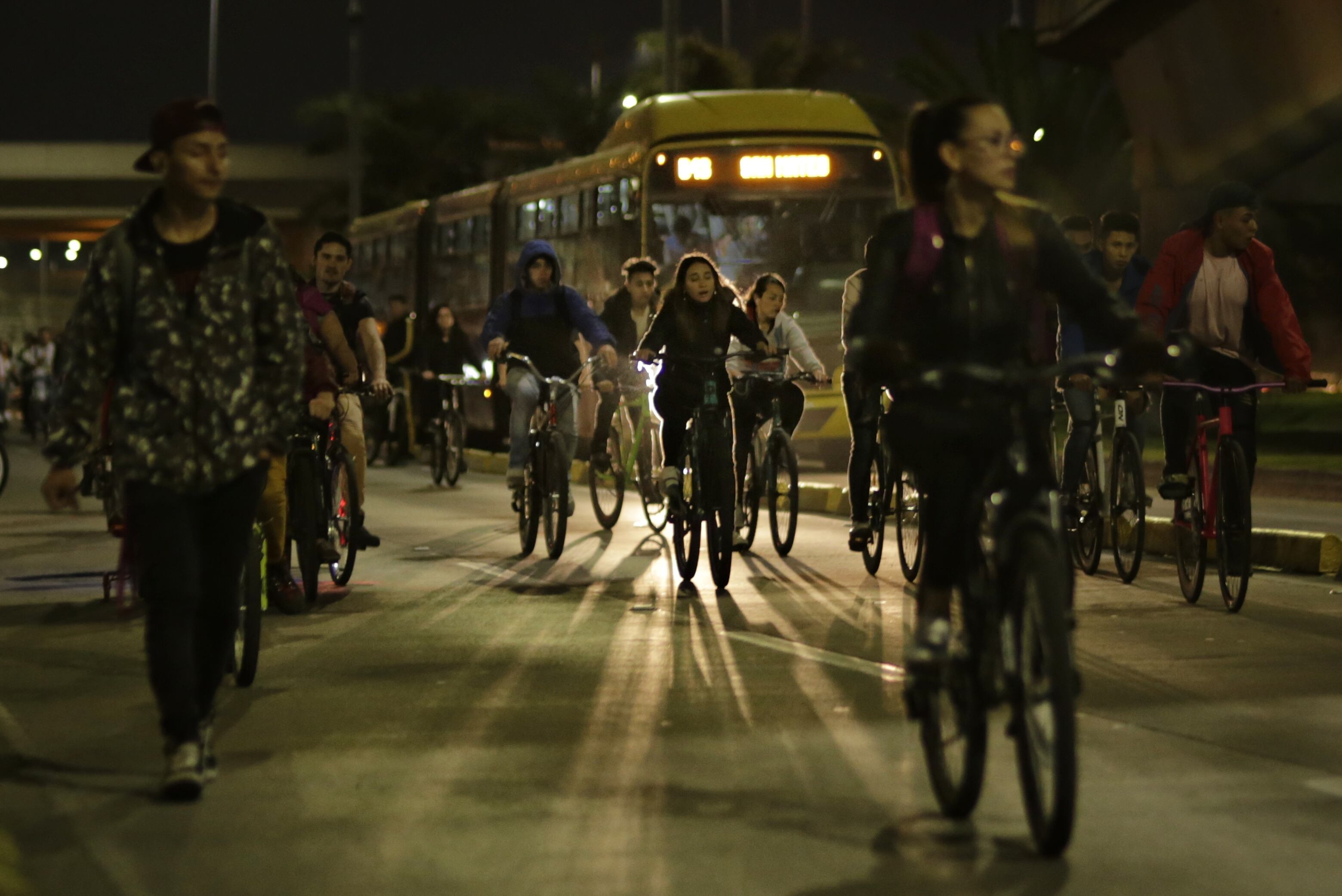 Ciclovía nocturna / Colprensa