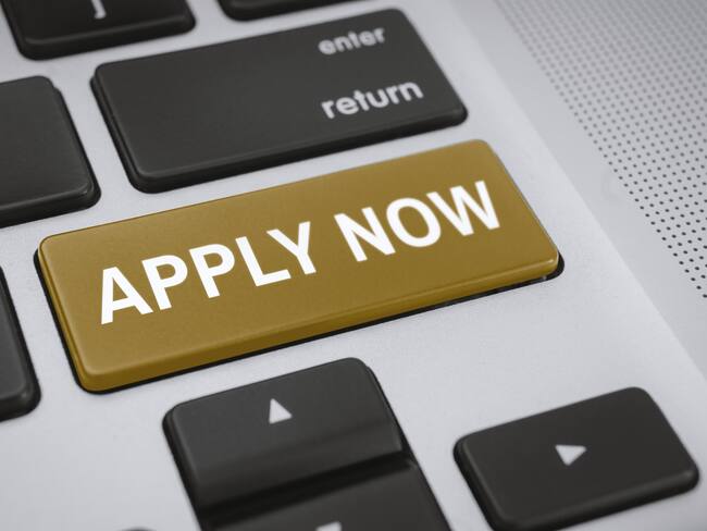 Conozca cómo aplicar a la convocatoria de empleo en el exterior para 1.000 jóvenes