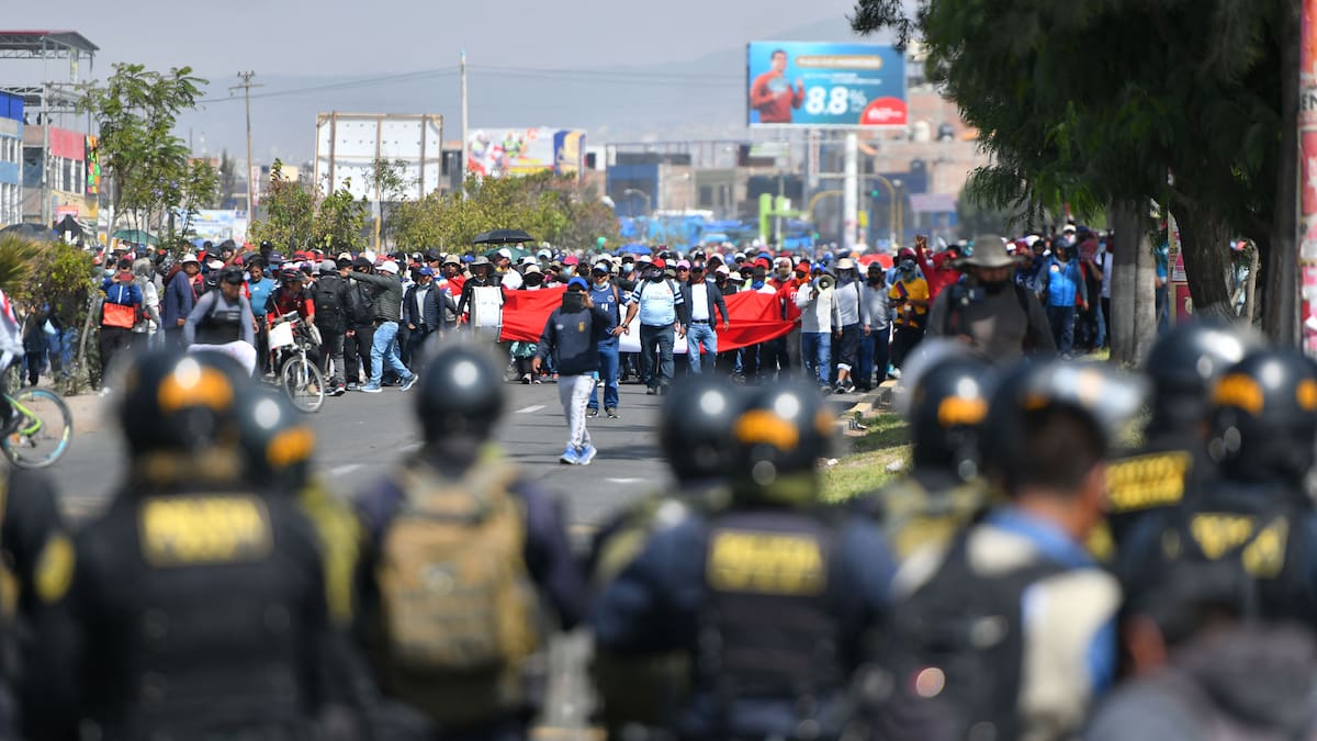 Estado de Emergencia en Perú por 30 días tras disturbios en varios puntos del país