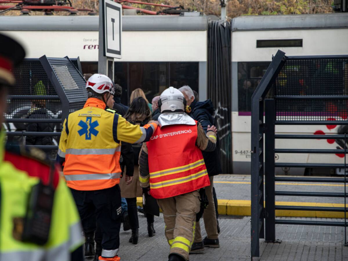 Al menos 155 heridos por choque de dos trenes en la ciudad de Barcelona