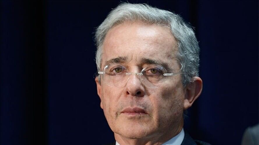 Aparece en Miami Beach otra avioneta con mensaje alusivo a Álvaro Uribe. Foto: Getty Images