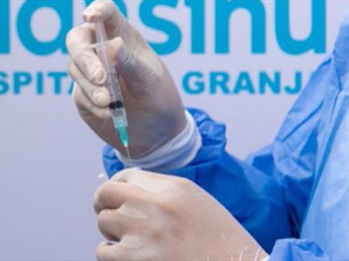 Cirujanos plásticos sí aplicaban para la vacuna contra COVID-19: IPS Amigos de la Salud