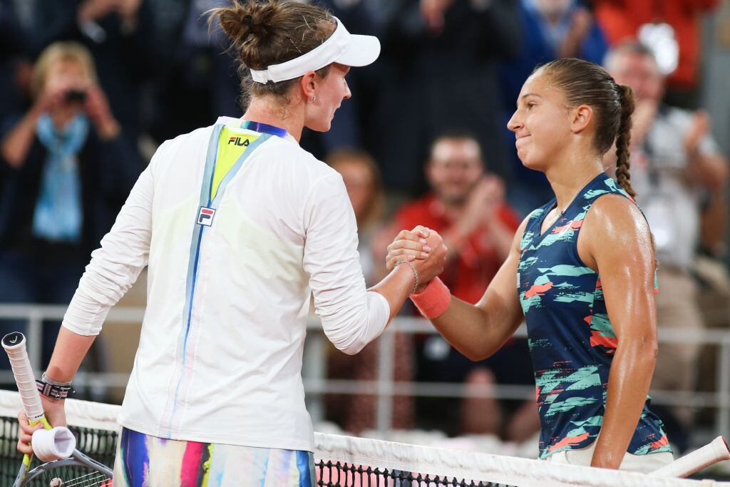 Diane Parry (derecha) y Barbora Krejcikova (izquierda), la reciente campeona del Roland Garros. (Photo by Ibrahim Ezzat/NurPhoto via Getty Images)