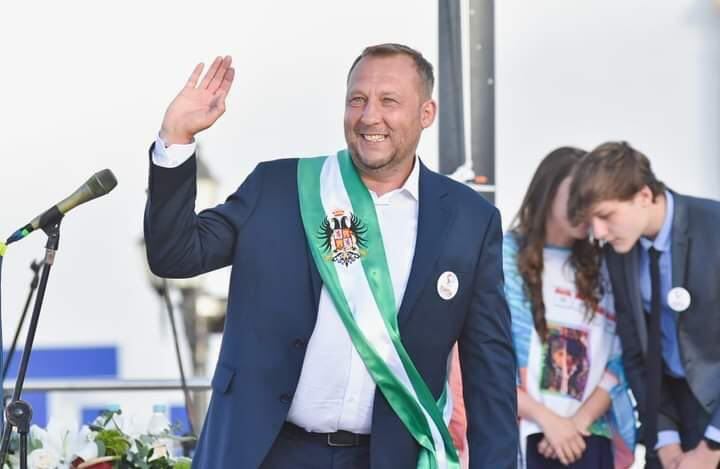 El pasado 27 de diciembre de 2023 se llevó a cabo la posesión del alcalde de Tunja Mikhail Krasnov, el cual estuvo acompañado por cerca de 2500 personas.