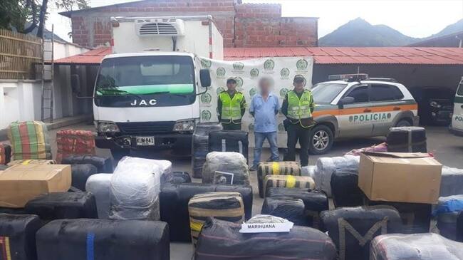Una tonelada y 700 kilos fue el pesaje total que arrojó la incautación de marihuana. Foto: Policía Nacional