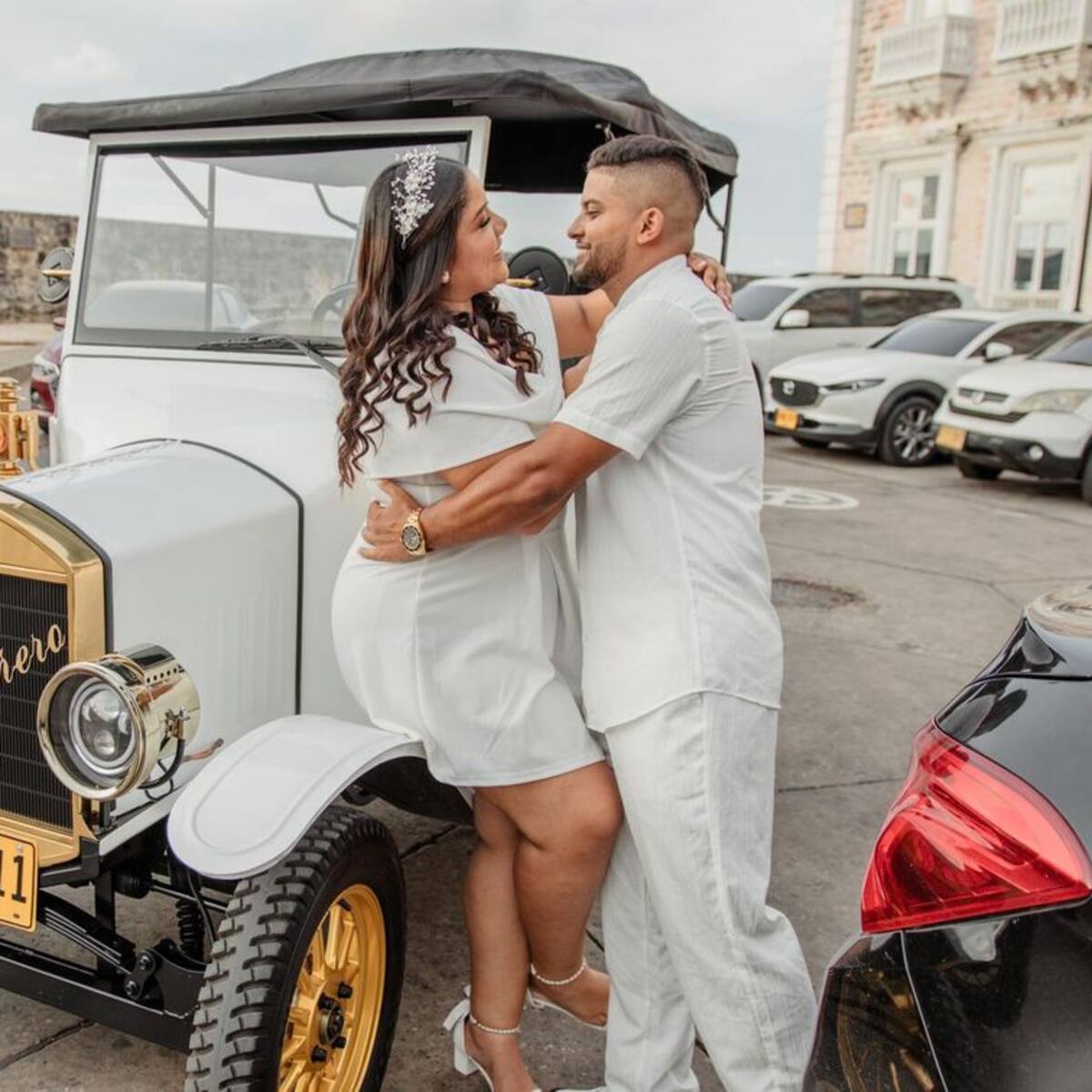 Alquile vehículos eléctricos, inspirados en coches antiguos, en Cartagena con Resmont Car