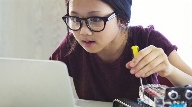 Según estudio, la participación de las mujeres en los trabajos de computación llega al 25 %.. Foto: Getty Images