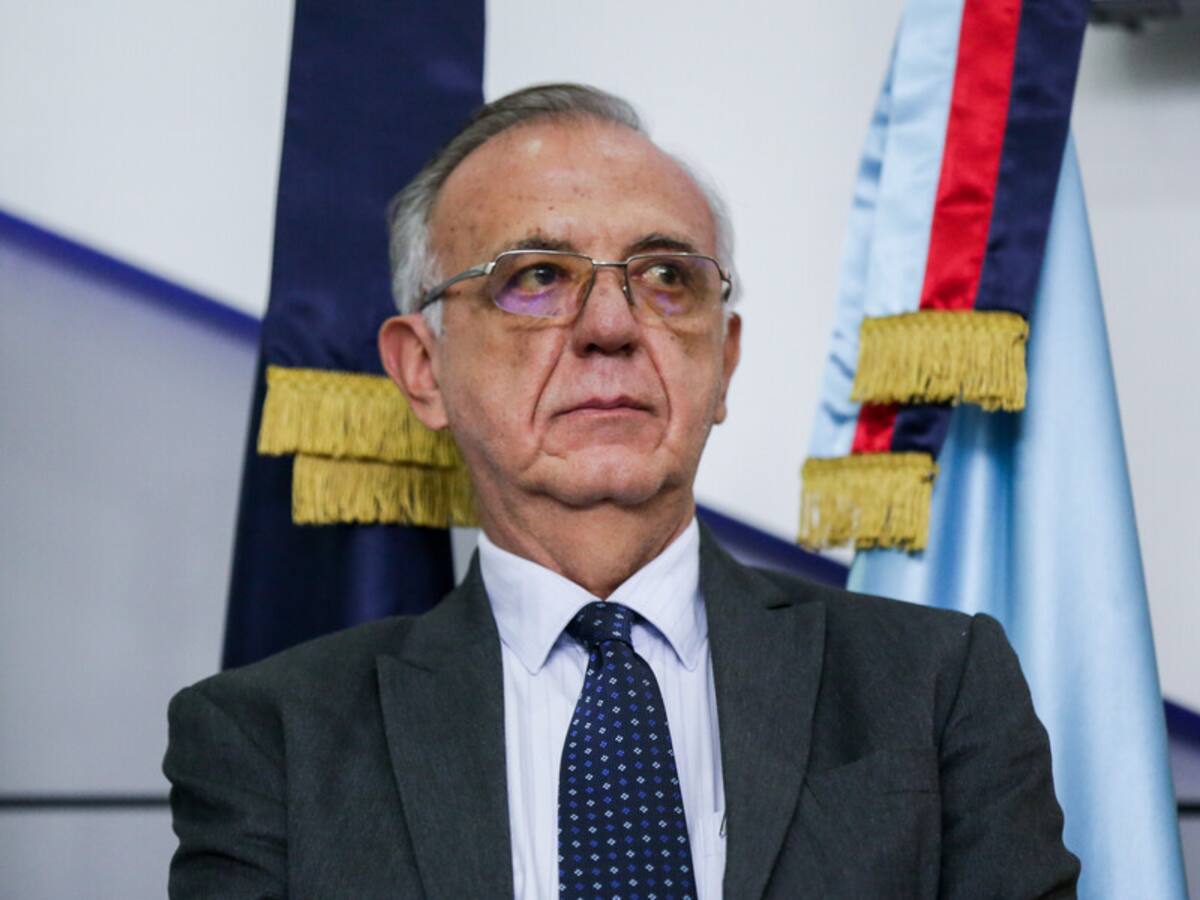 MinDefensa responde en La W sobre tierras, reducción de tropas y disidencias