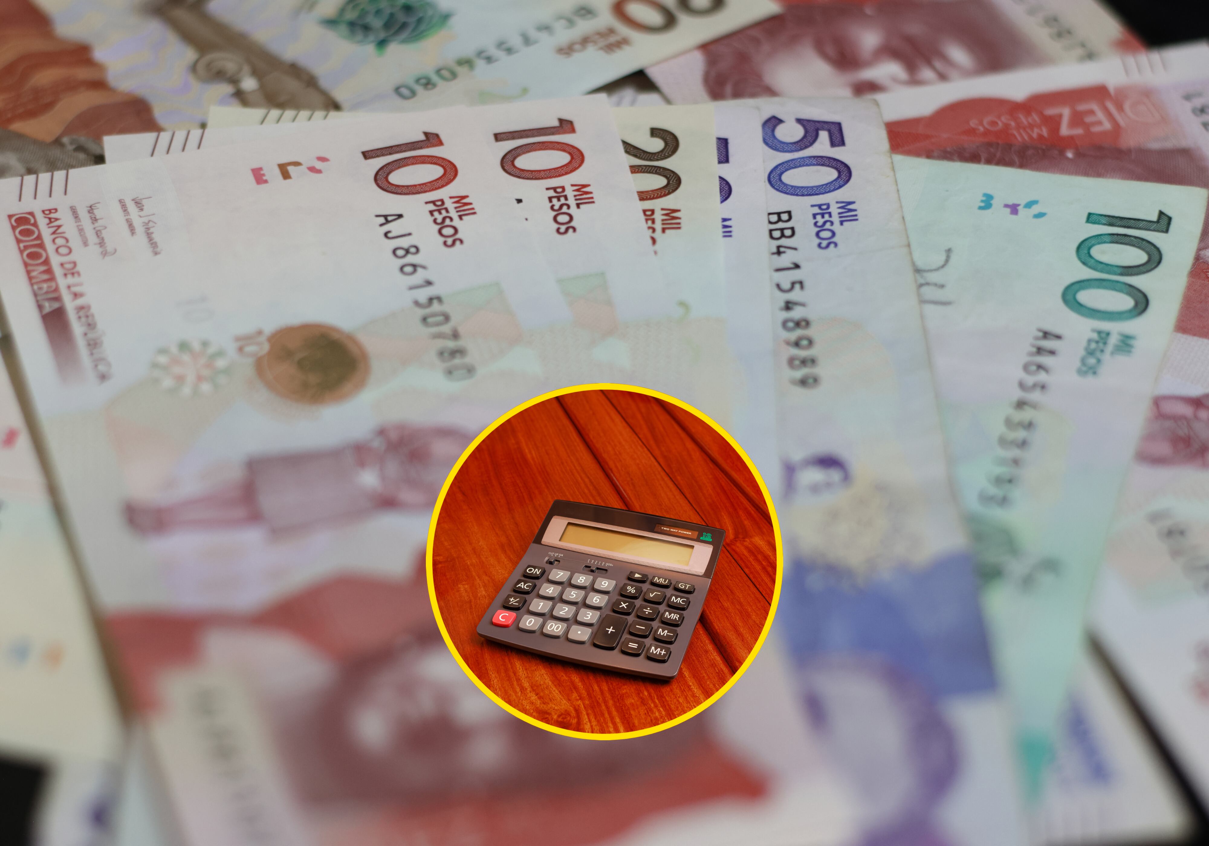 Imagen de referencia de billetes colombianos (Jose Arbeláez/Getty Images) y de una calculadora (Devasahayam Chandra Dhas/Getty Images)