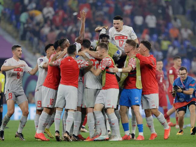 DOHA, QATAR - DECEMBER 2: Players of Switzerland celebrating the victory  during the  World Cup match between Serbia  v Switzerland at the Stadium 974 on December 2, 2022 in Doha Qatar (Photo by Jeroen van den Berg/Soccrates/Getty Images)
