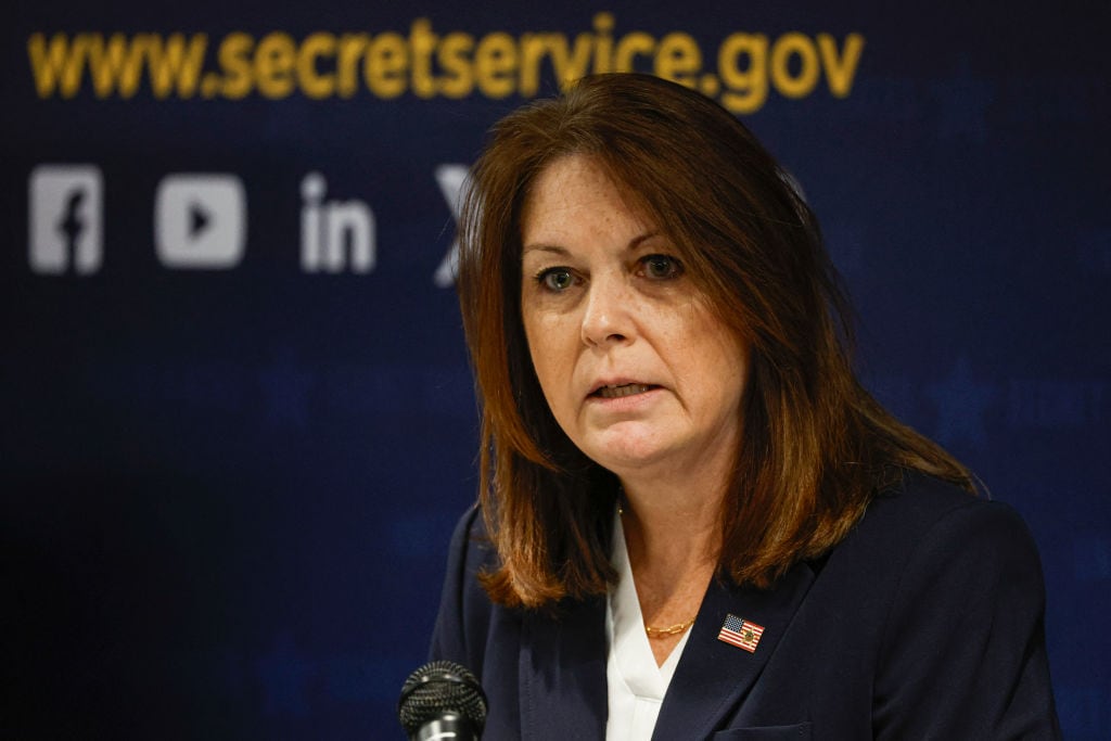Kimberly Cheatle, directora del Servicio Secreto de Estados Unidos. I Foto: KAMIL KRZACZYNSKI/AFP via Getty Images.