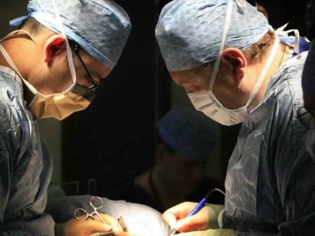 En 2012 tuvo lugar en Estados Unidos la cadena de donaciones más larga del mundo: 30 pacientes recibieron los riñones de 30 donantes desconocidos.. Foto: Getty Images