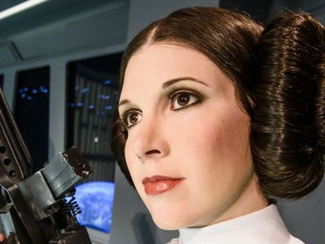 El peinado de Leia, sus vestidos, su actitud y su relación con Han Solo son parte de su emblemático personaje. Aquí vemos una figura de cera de Leia en Londres.. Foto: BBC Mundo