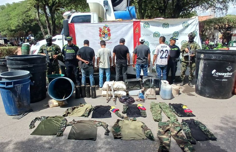Capturados en flagrancia cinco presuntos integrantes de las Disidencias de las FARC. / Foto: Ejército Nacional.